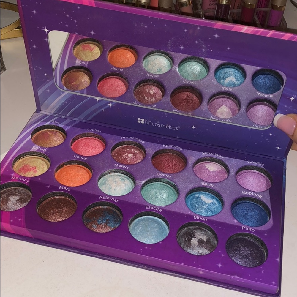 Colorful BH cosmetics eyeshadow palette